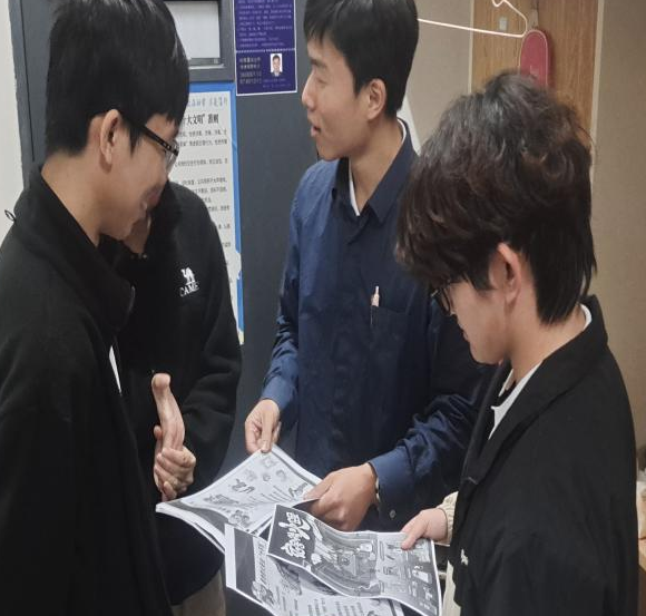 学员们在宿舍进行宣传.png