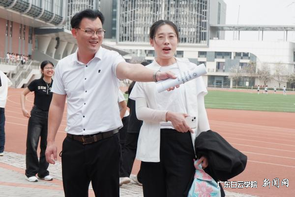 张泽彬书记到现场助威 1.png