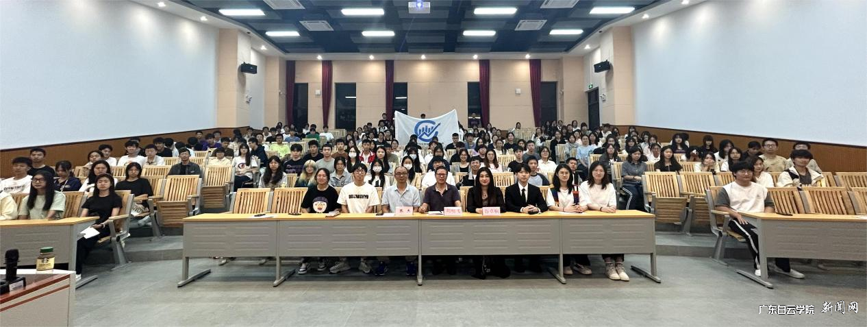 “正大杯”第十四届全国大学生市场调查与分析大赛宣讲会顺利举行-活动集照.png